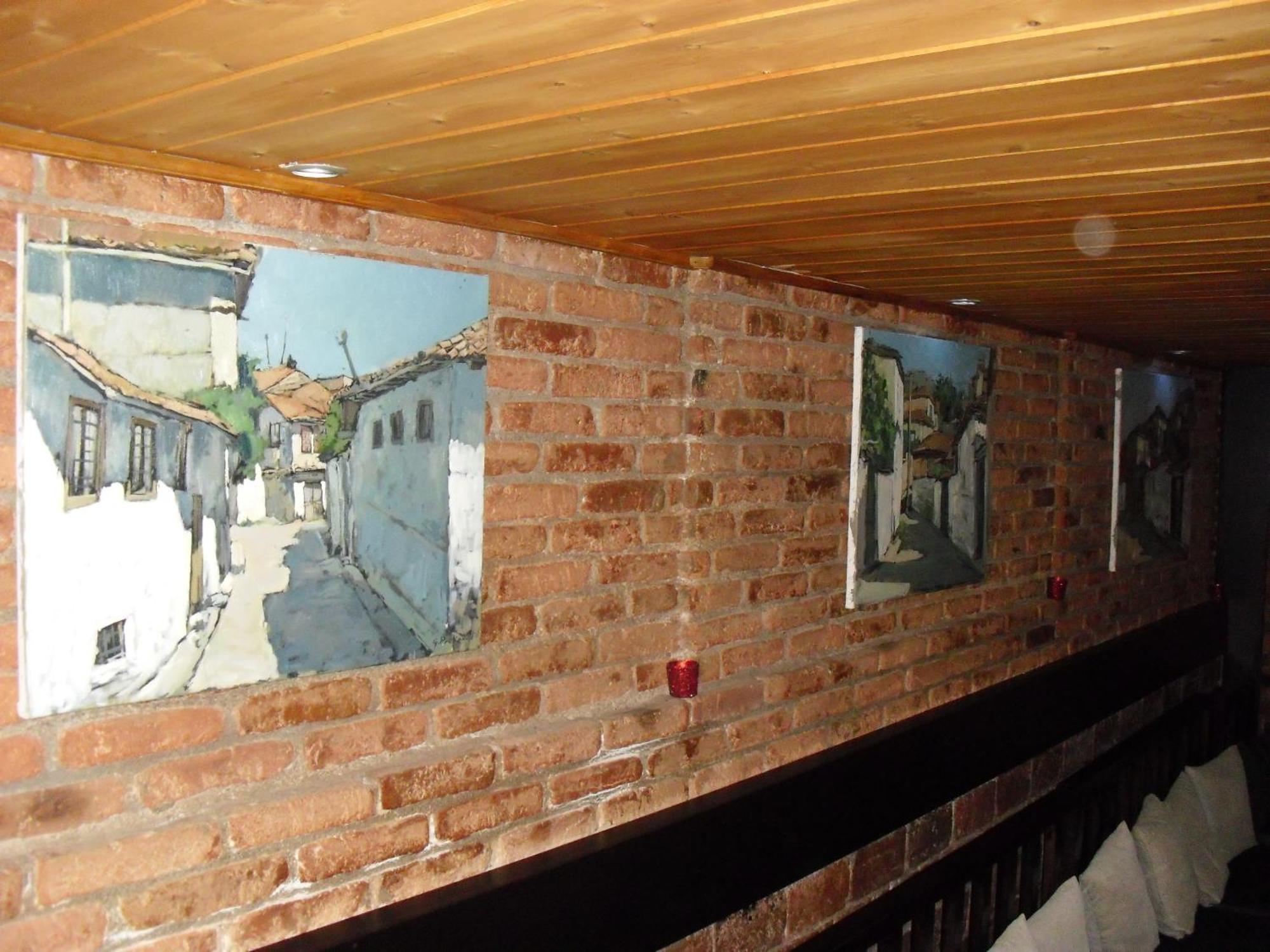 Guest House Bujtina Leon Korce Exterior foto