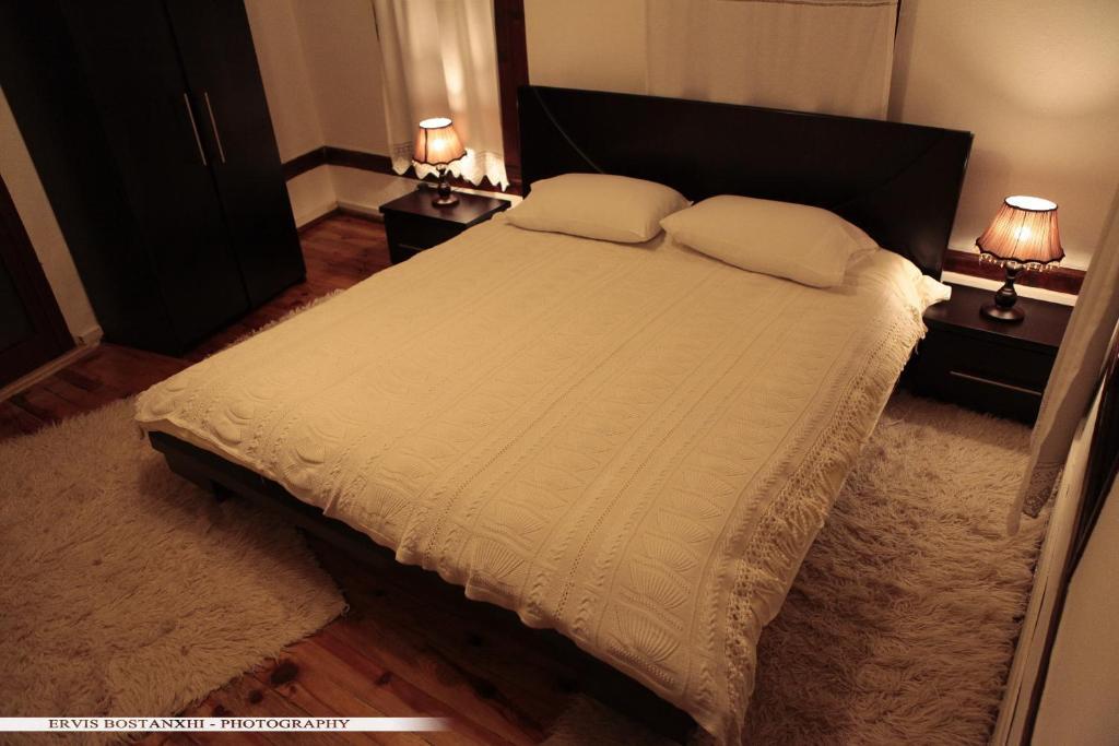 Guest House Bujtina Leon Korce Quarto foto