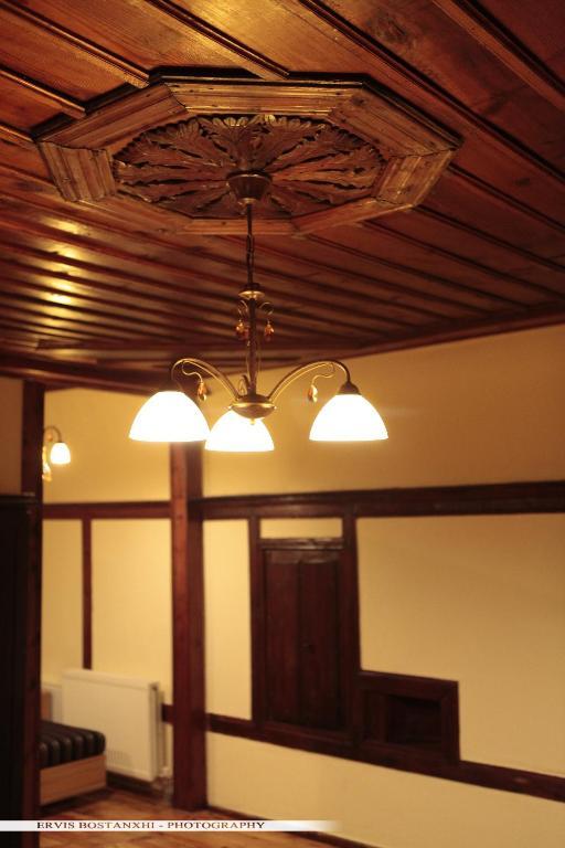 Guest House Bujtina Leon Korce Quarto foto