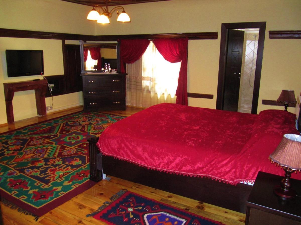 Guest House Bujtina Leon Korce Exterior foto